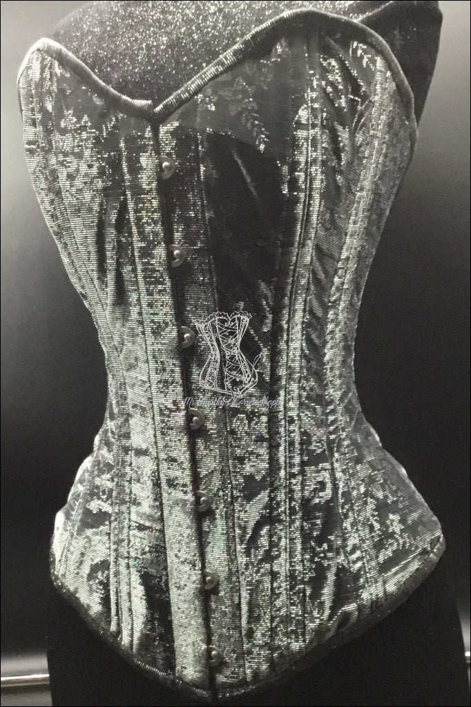 http://corset1.com/cdn/shop/products/ms-martha-silk-sparkle-overbust-corset-silver-440.jpg?v=1655346649